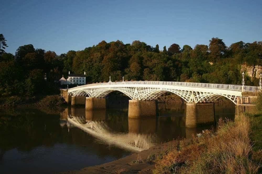 Woodfield Bed & Breakfast Chepstow Bagian luar foto