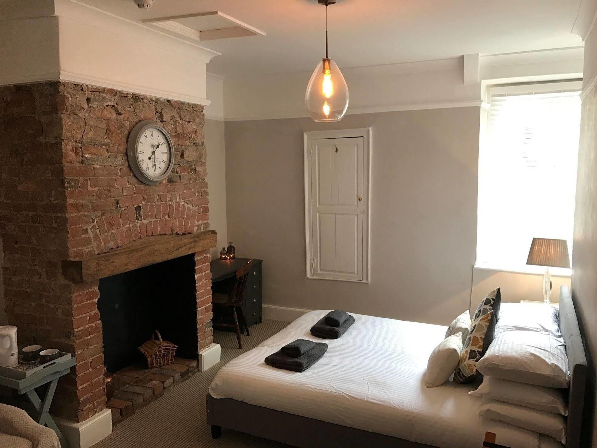 Woodfield Bed & Breakfast Chepstow Bagian luar foto