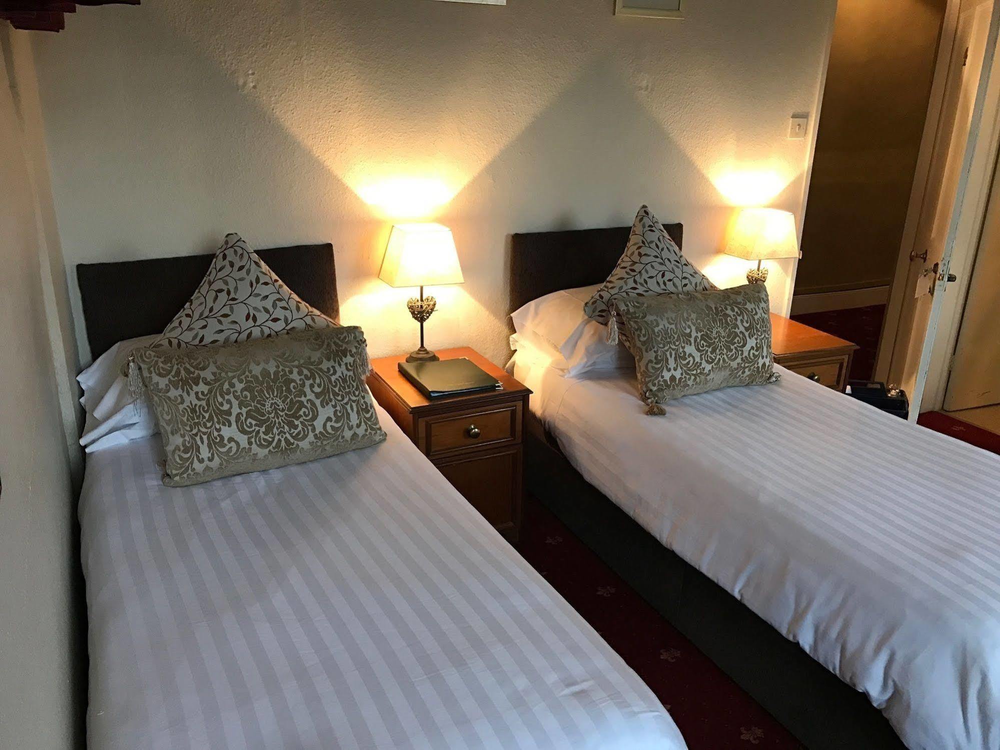 Woodfield Bed & Breakfast Chepstow Bagian luar foto